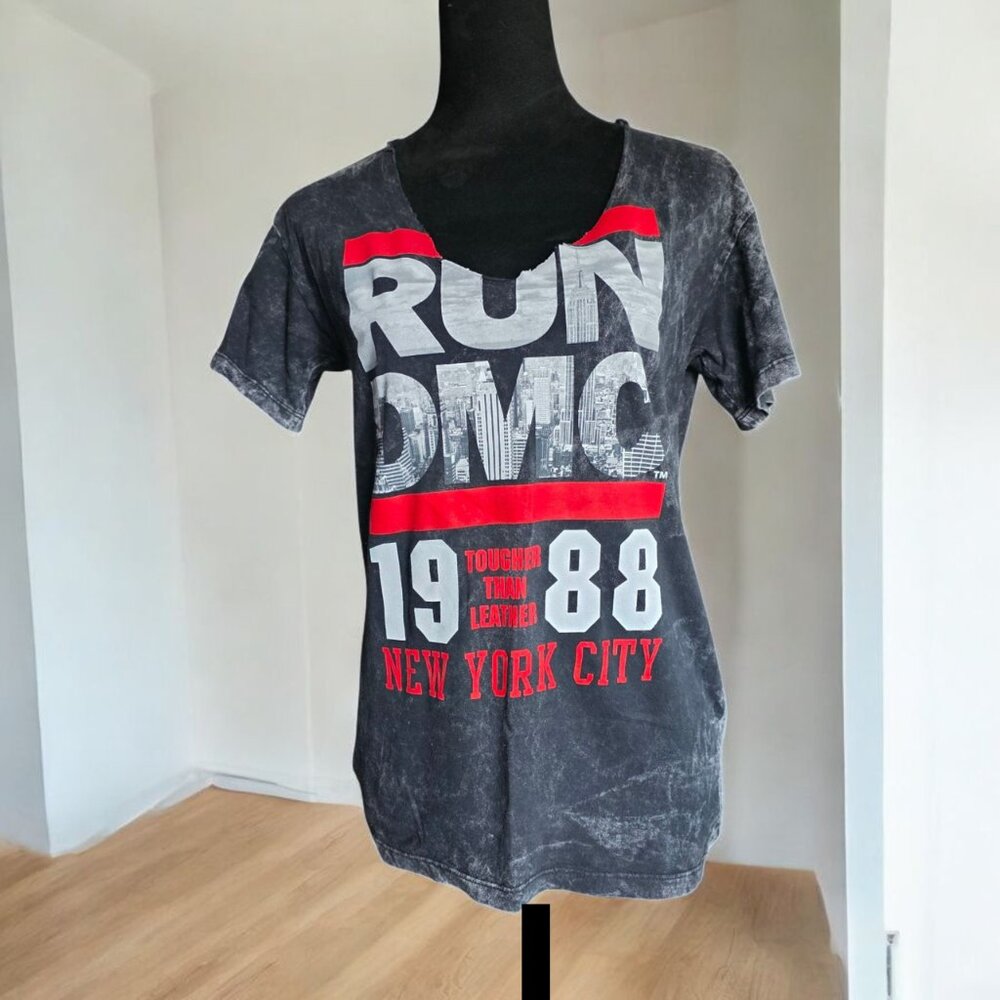 NWOT RUN DMC (SM) Adult Distress Gray 1988 Tougher Than Leather Graphic Gray Tee